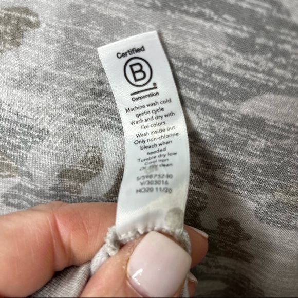 Athleta Pure Luxe Printed Pullover Sweatshirt Camo Size Medium 598752 - Picture 7 of 7